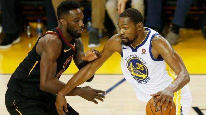 探讨比赛中 探讨比赛中