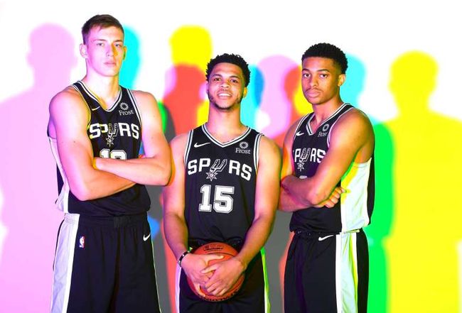 D侧翼优先 D侧翼优先